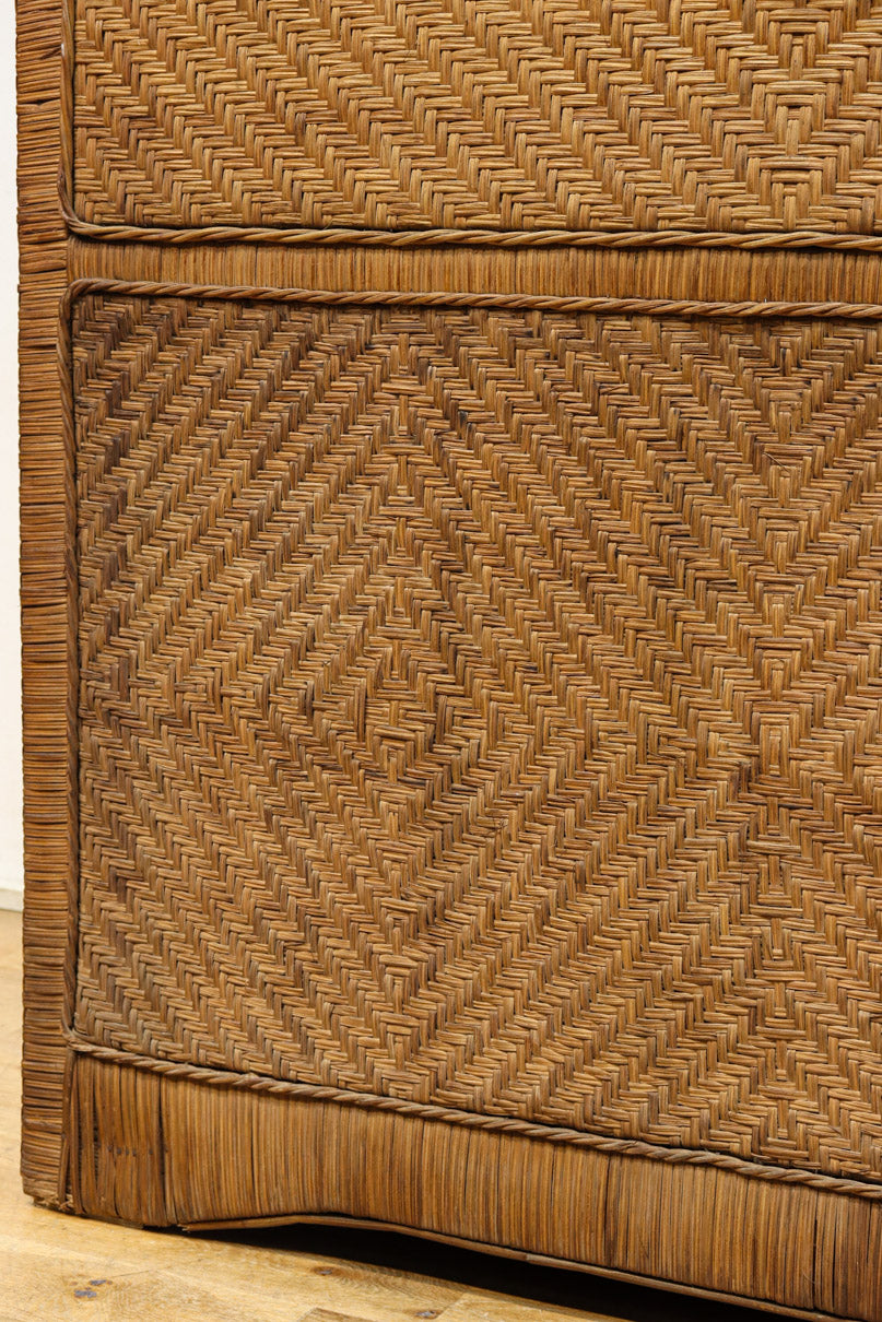 珍品!! 味わい深い網代編みの衣裳箪笥　BB3101