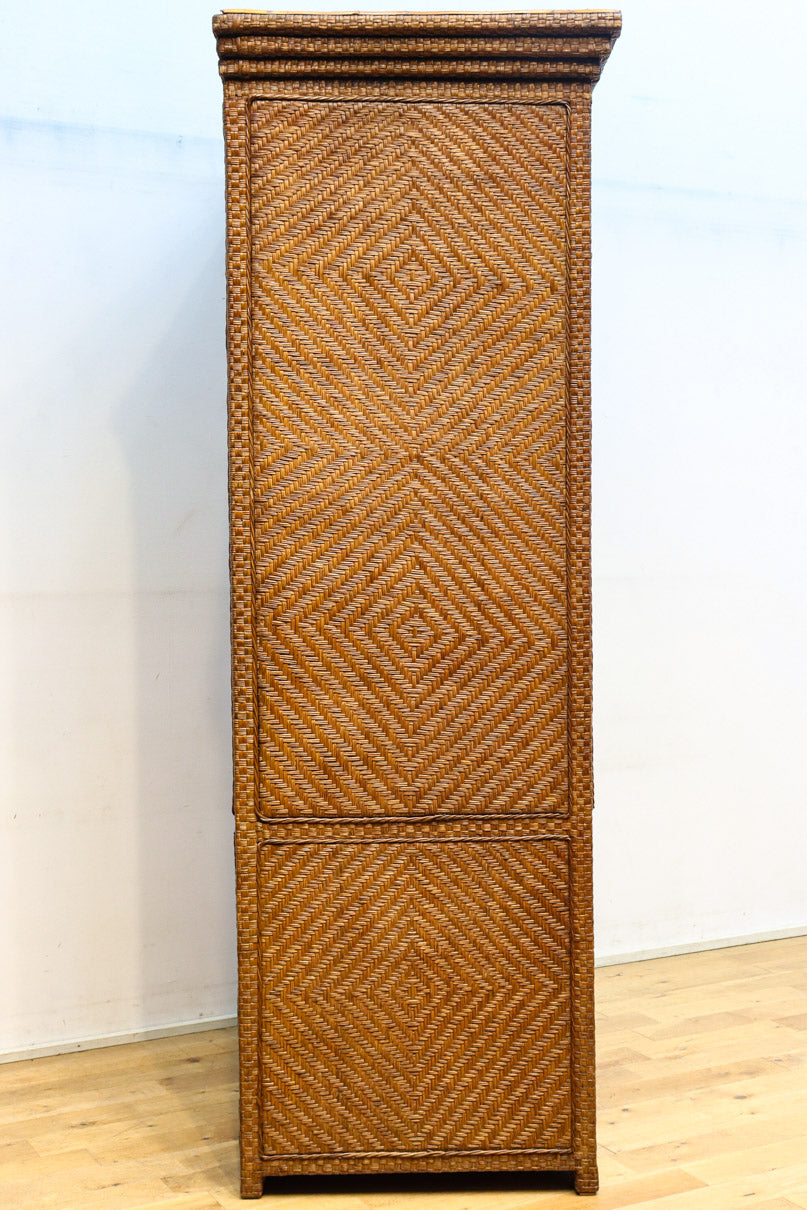 珍品!! 味わい深い網代編みの衣裳箪笥　BB3101