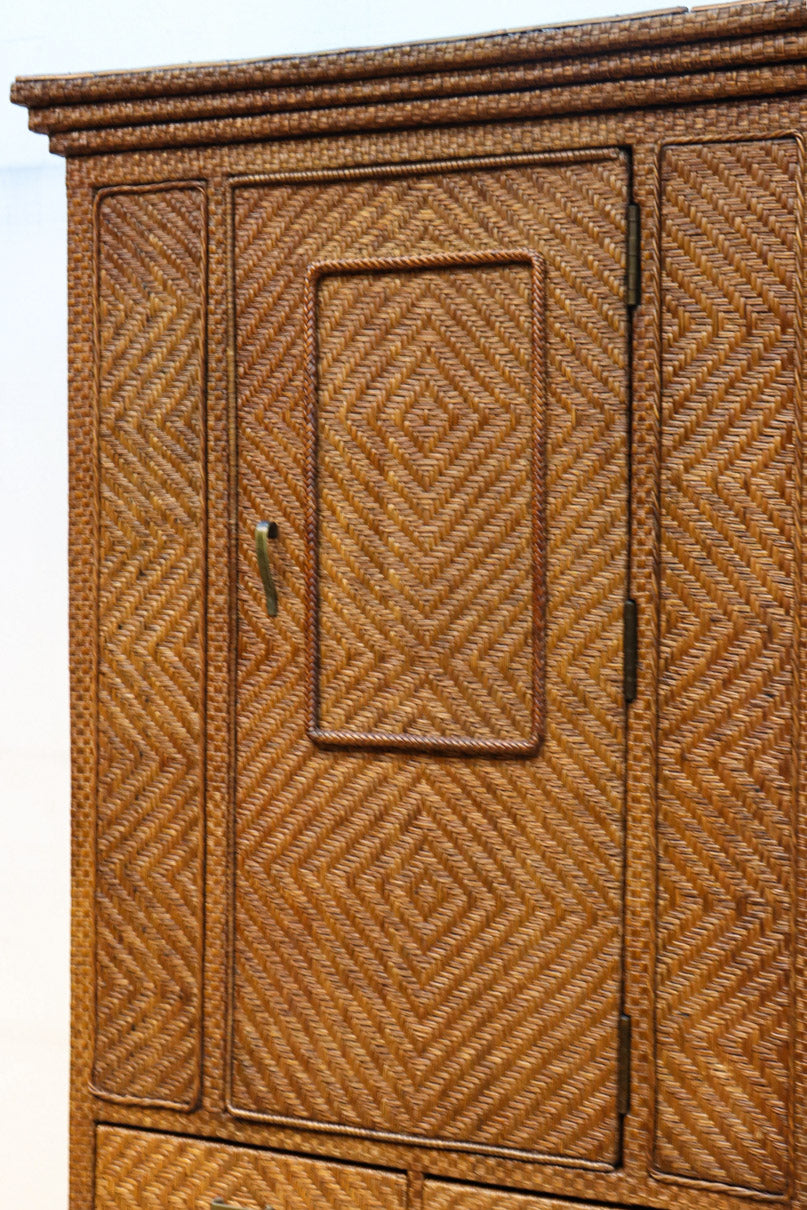 珍品!! 味わい深い網代編みの衣裳箪笥　BB3101