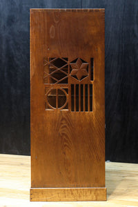 時代を経た味わいが風情溢れる上質な飾り棚　BB3103