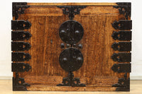 珍品!! 迫力ある装飾金具で飾られた絢爛な観音扉の小型帳場箪笥　BB3105