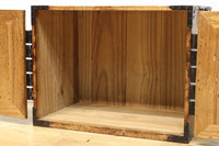 珍品!! 迫力ある装飾金具で飾られた絢爛な観音扉の小型帳場箪笥　BB3105