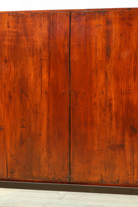 装飾金具が映えるアイアンフレーム付き衣裳箪笥　BB3107