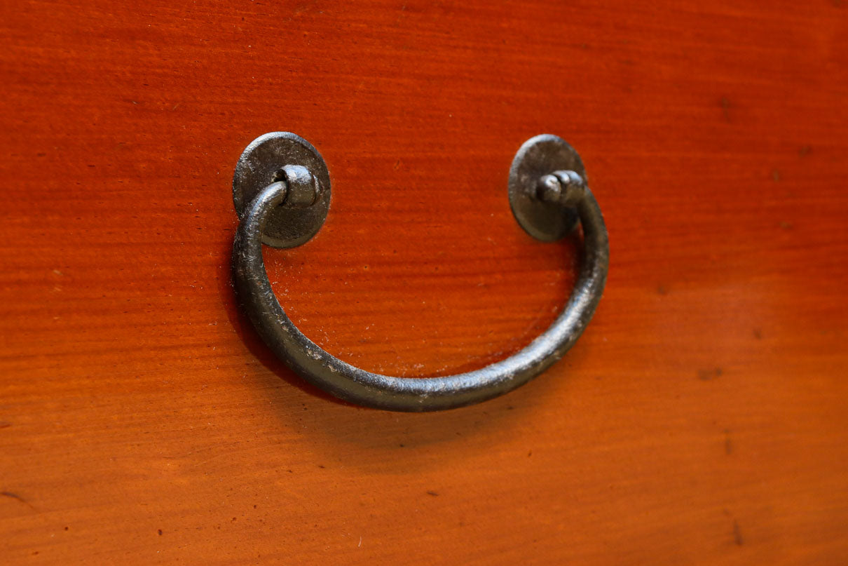 引き出し内部にまで黒漆を施した上質な庄内収納箪笥　BB3113