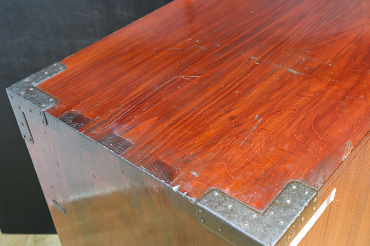 引き出し内部にまで黒漆を施した上質な庄内収納箪笥　BB3113