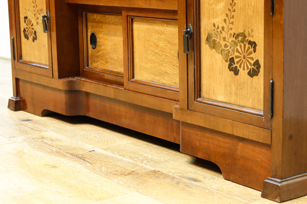 国産ステンドグラスが煌めく魅力的な造りのライティングビューロー　BB3114