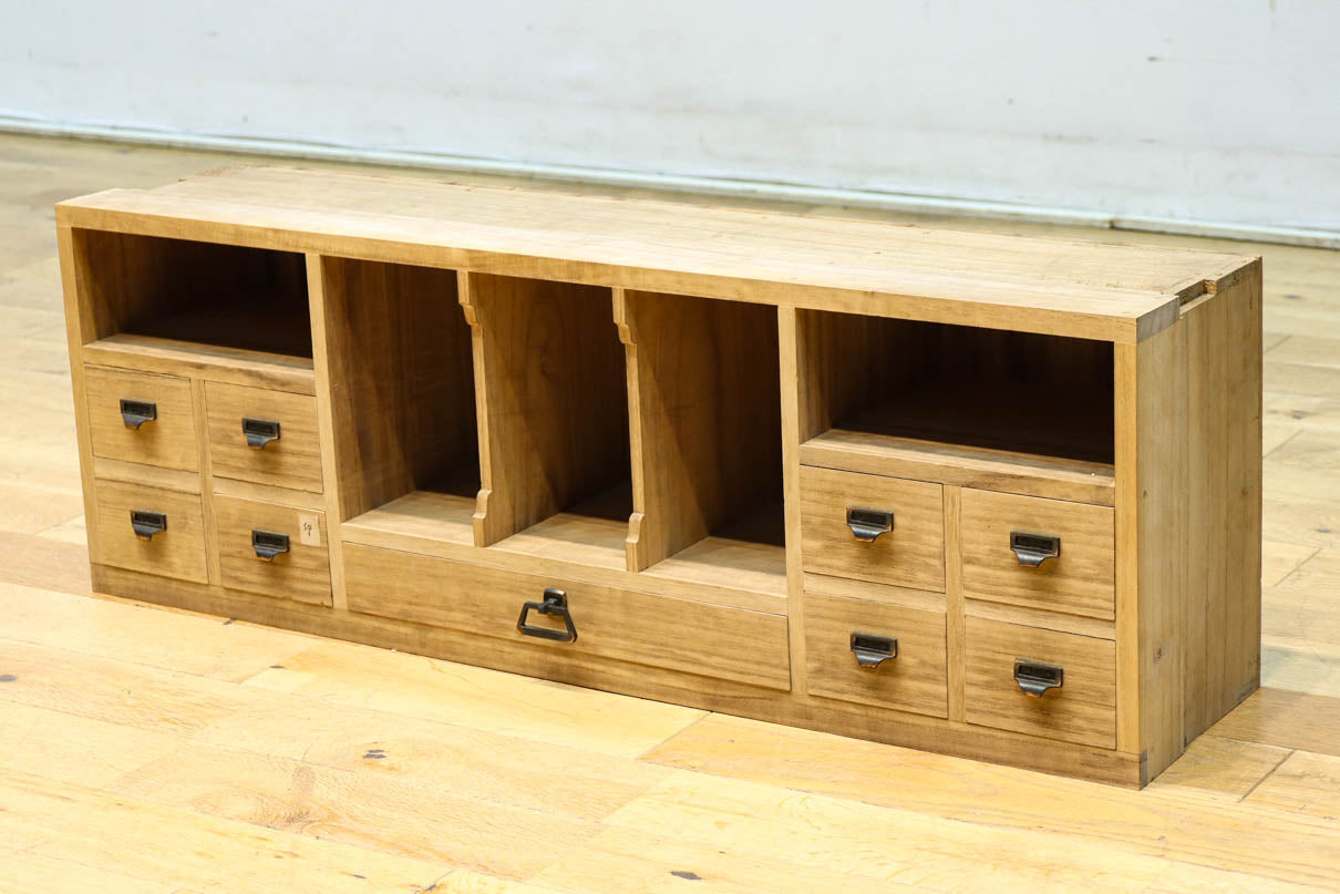 国産ステンドグラスが煌めく魅力的な造りのライティングビューロー　BB3114