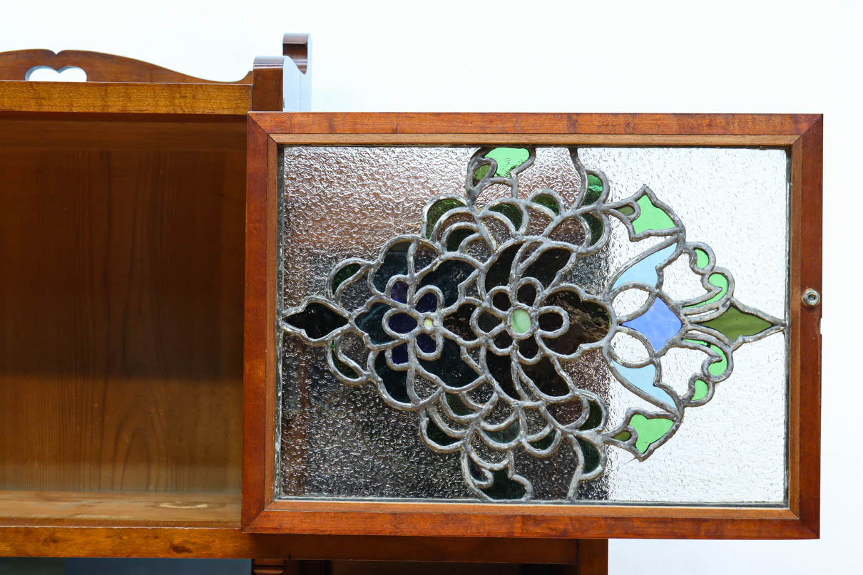 国産ステンドグラスが煌めく魅力的な造りのライティングビューロー　BB3114