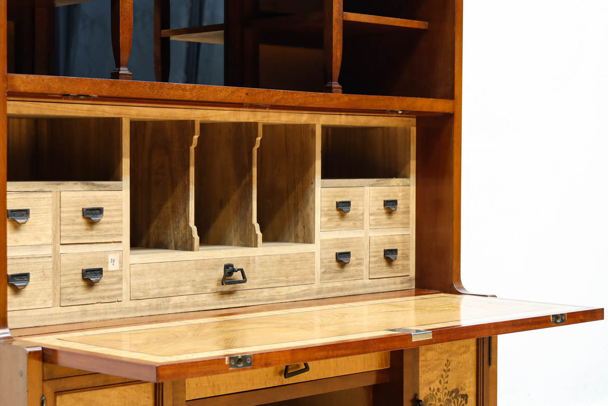 国産ステンドグラスが煌めく魅力的な造りのライティングビューロー　BB3114