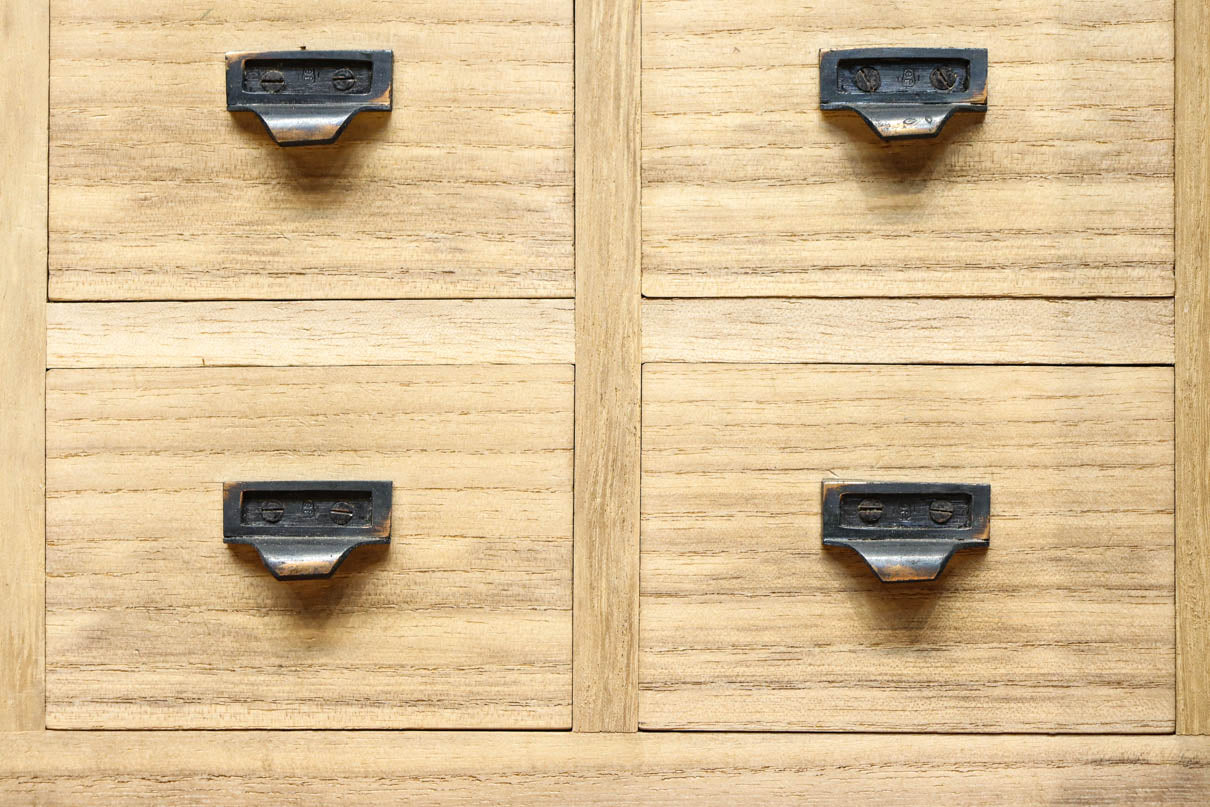 国産ステンドグラスが煌めく魅力的な造りのライティングビューロー　BB3114