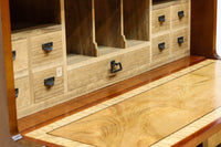 国産ステンドグラスが煌めく魅力的な造りのライティングビューロー　BB3114