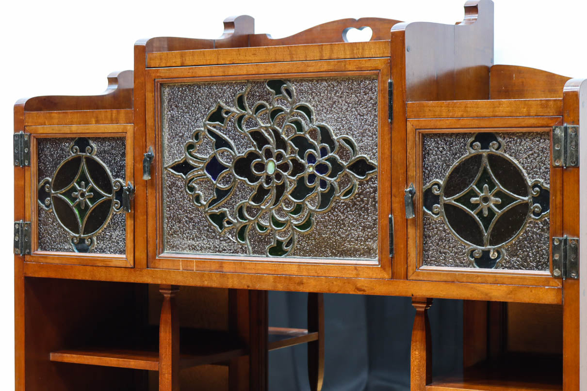 国産ステンドグラスが煌めく魅力的な造りのライティングビューロー　BB3114