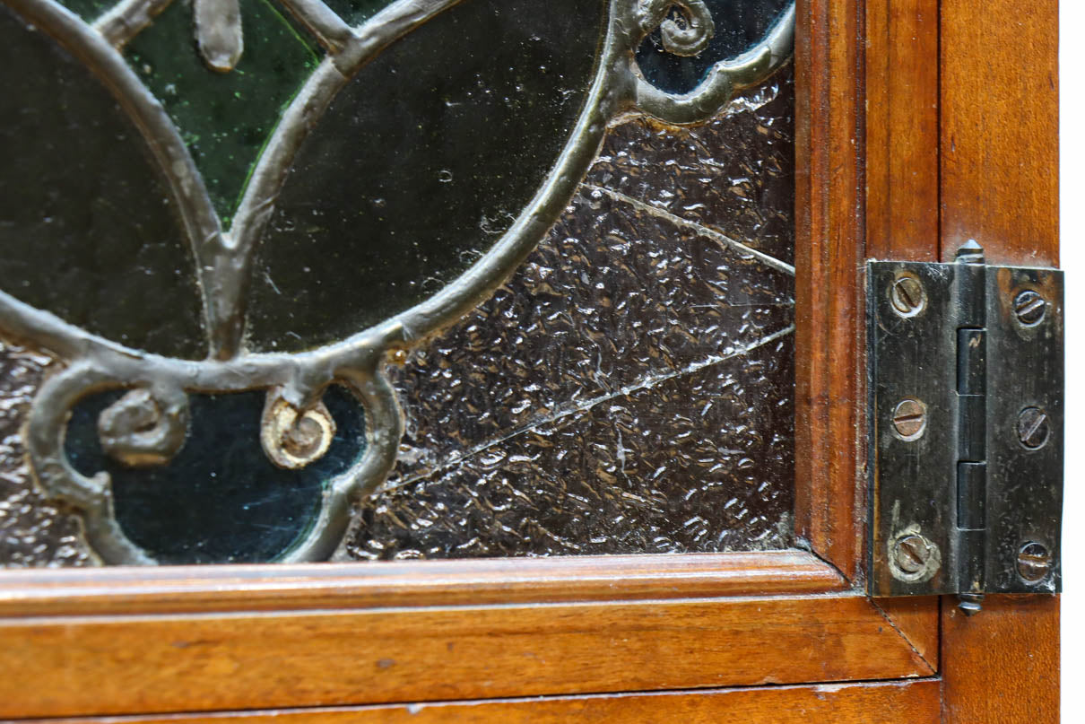 国産ステンドグラスが煌めく魅力的な造りのライティングビューロー　BB3114