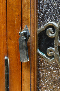 国産ステンドグラスが煌めく魅力的な造りのライティングビューロー　BB3114