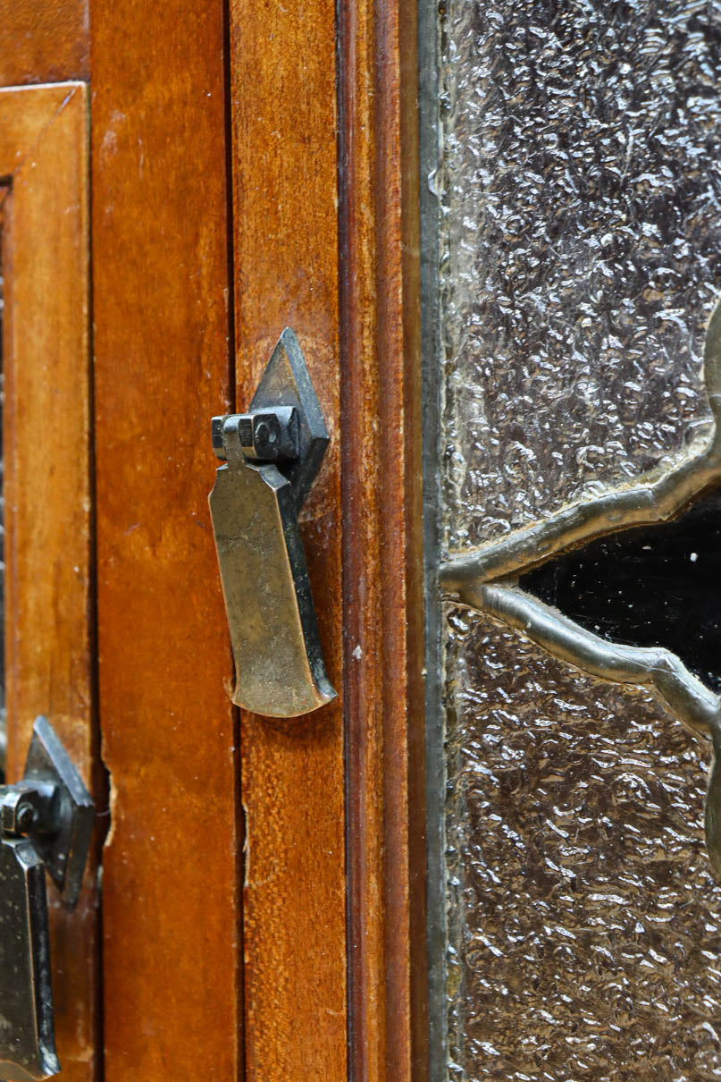 国産ステンドグラスが煌めく魅力的な造りのライティングビューロー　BB3114