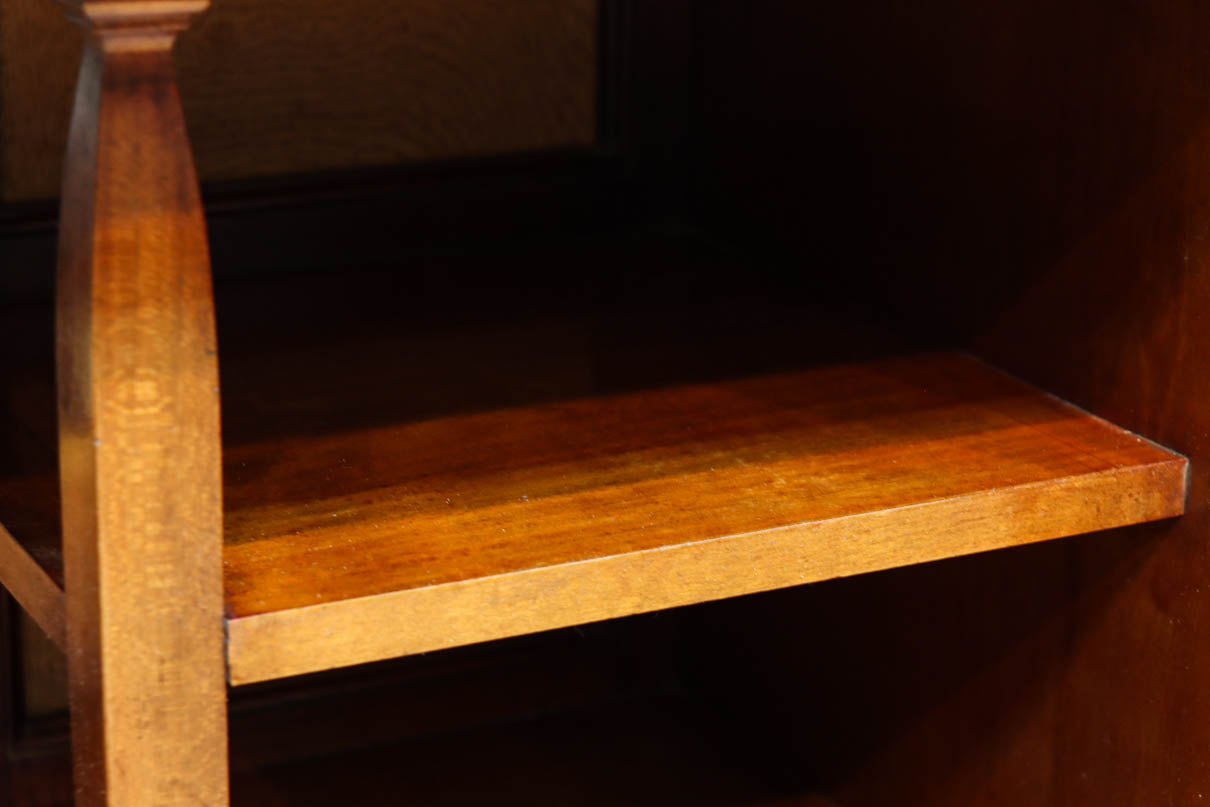 国産ステンドグラスが煌めく魅力的な造りのライティングビューロー　BB3114