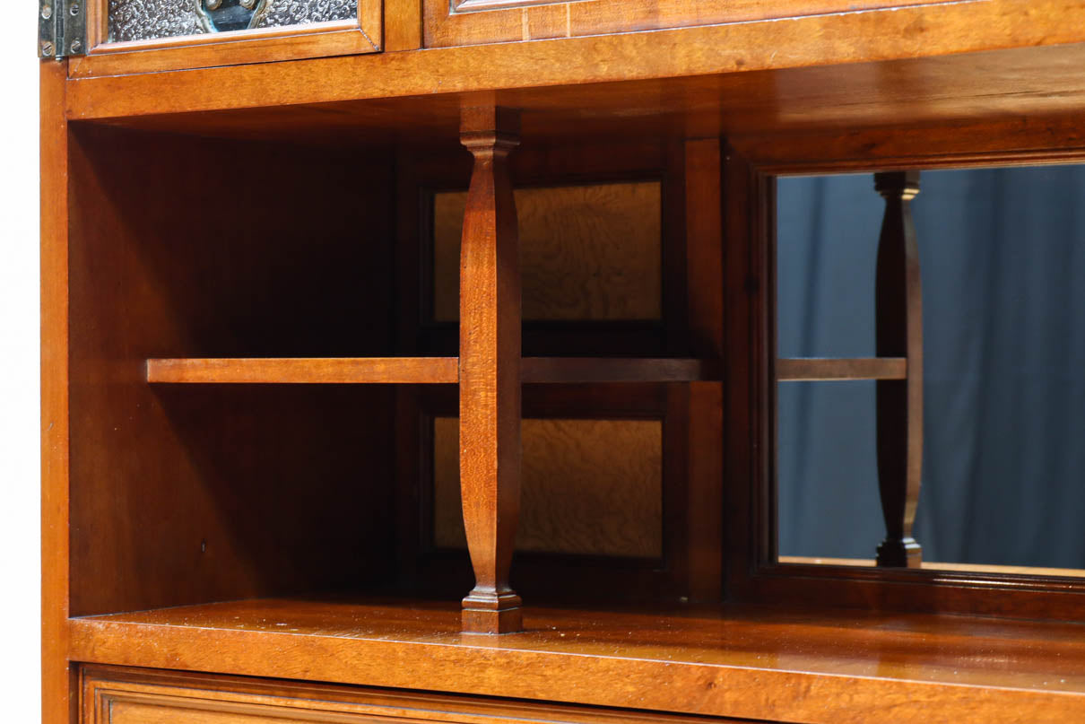 国産ステンドグラスが煌めく魅力的な造りのライティングビューロー　BB3114