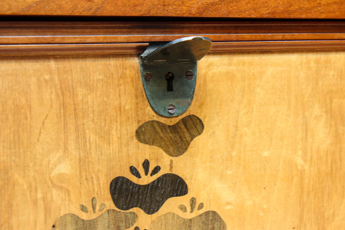 国産ステンドグラスが煌めく魅力的な造りのライティングビューロー　BB3114