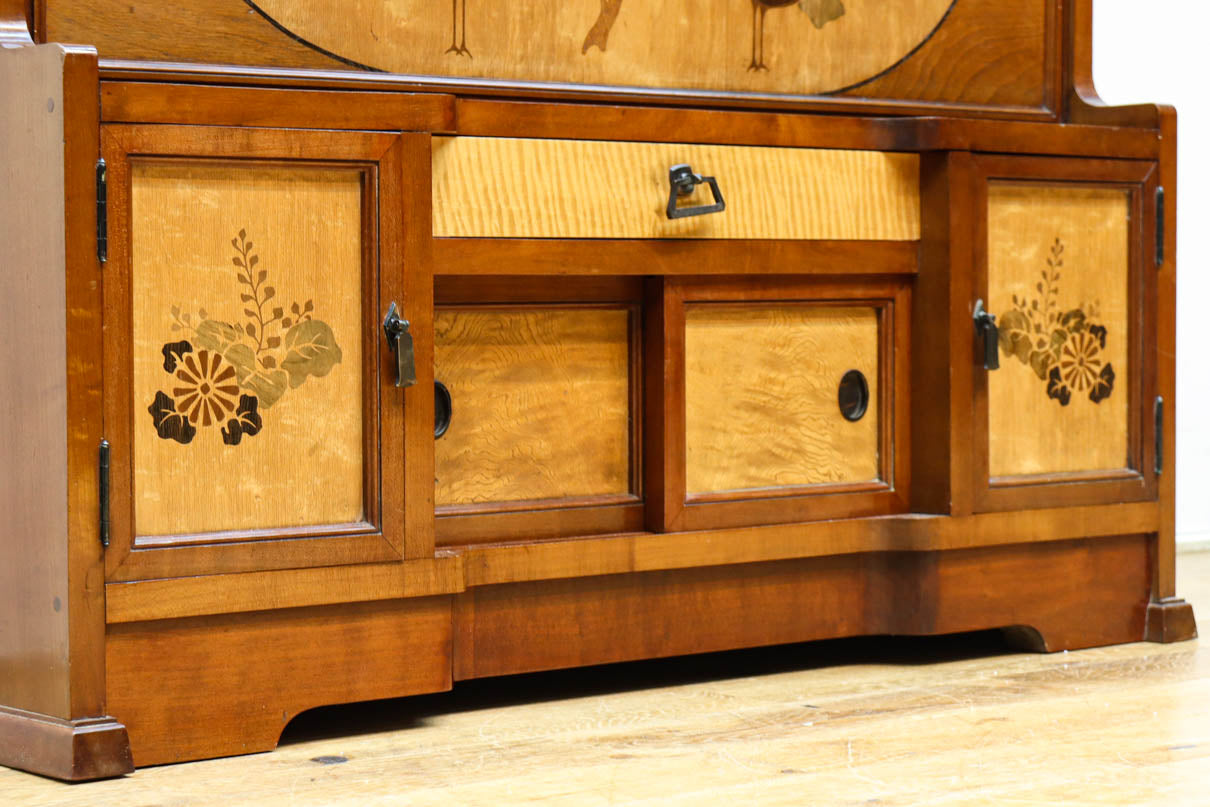 国産ステンドグラスが煌めく魅力的な造りのライティングビューロー　BB3114