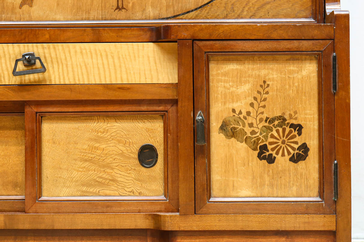 国産ステンドグラスが煌めく魅力的な造りのライティングビューロー　BB3114