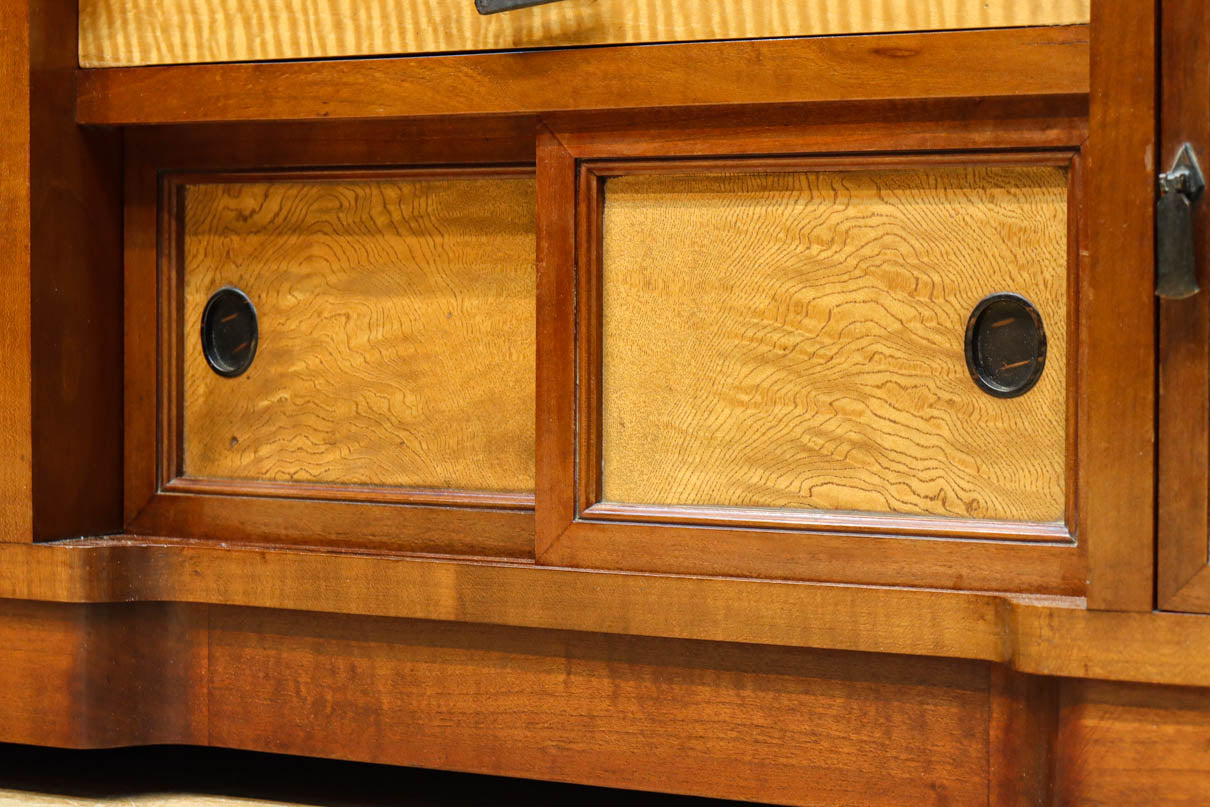 国産ステンドグラスが煌めく魅力的な造りのライティングビューロー　BB3114