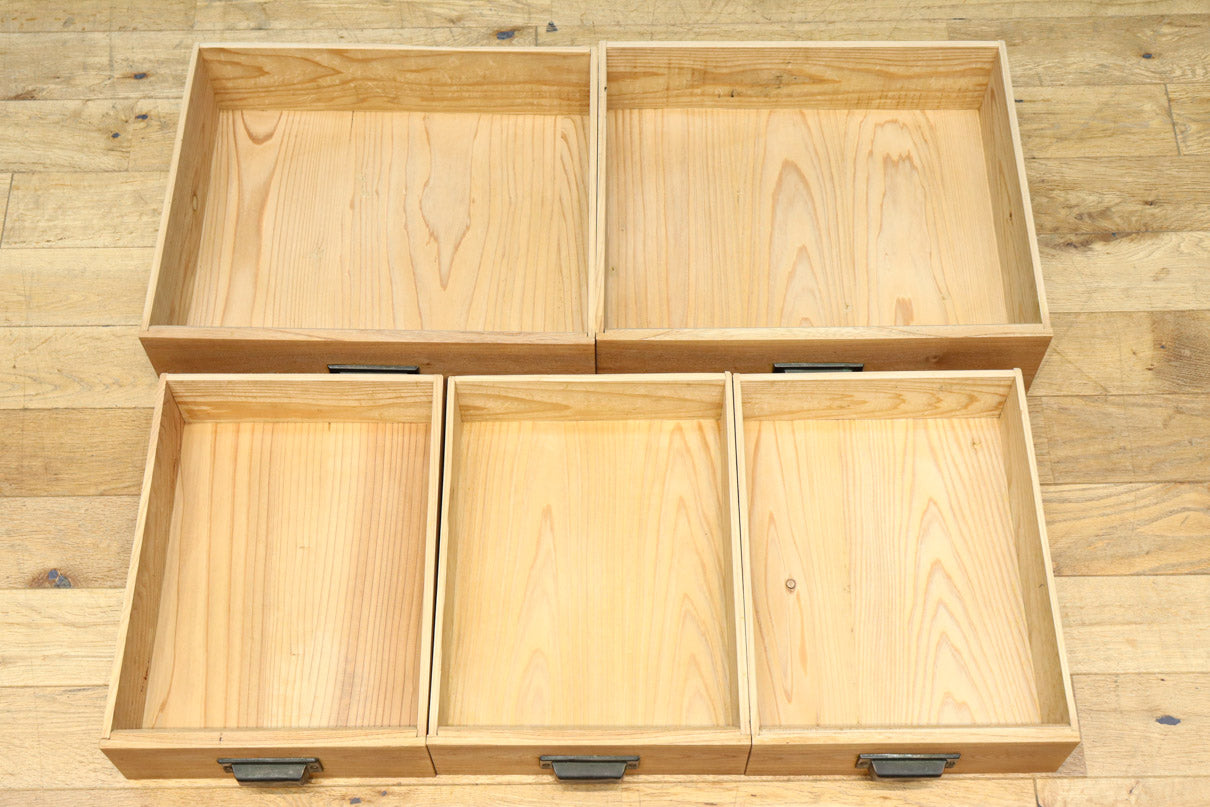 幅900ミリ!! 温かみのある木地色のレトロガラスケース　BB3115