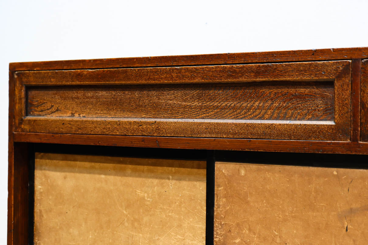 歴史ある味わい深いふすま絵の飛騨地方茶箪笥　BB3116