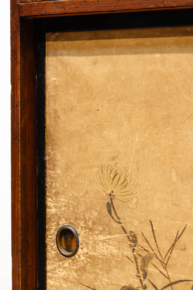 歴史ある味わい深いふすま絵の飛騨地方茶箪笥　BB3116