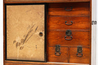 歴史ある味わい深いふすま絵の飛騨地方茶箪笥　BB3116