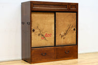 歴史ある味わい深いふすま絵の飛騨地方茶箪笥　BB3116