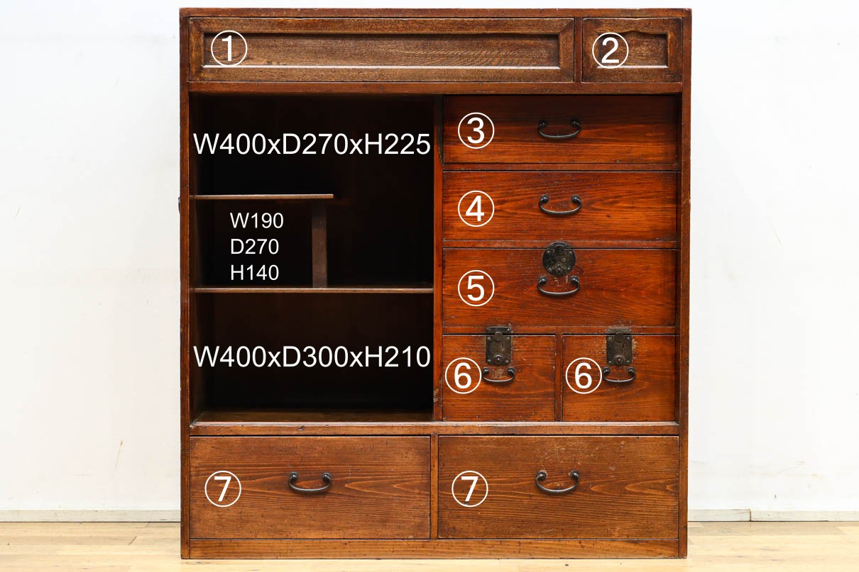 瞬間的お値下げ‼️ヴィンテージ　茶箪笥　アザミの絵が描かれていて素敵❣️ DOUGUYA | . . 茶箪笥にしては非常にすっきりとしたデザイン