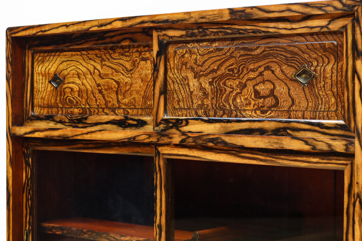 美しいけやきと黒柿杢目の風情溢れる極上茶箪笥　BB3117