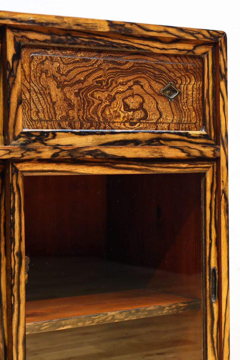 美しいけやきと黒柿杢目の風情溢れる極上茶箪笥　BB3117