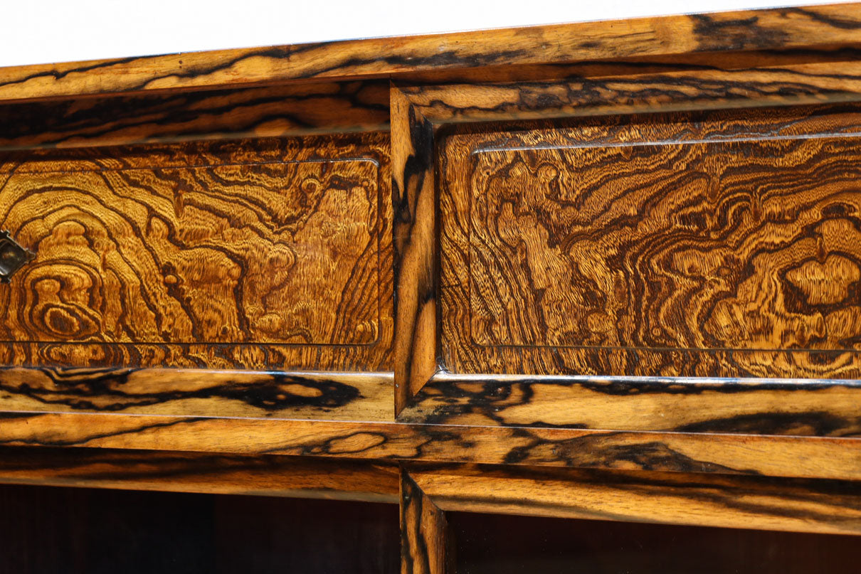 美しいけやきと黒柿杢目の風情溢れる極上茶箪笥　BB3117