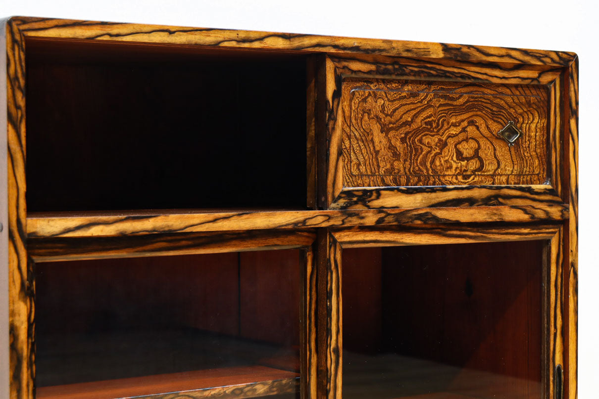 美しいけやきと黒柿杢目の風情溢れる極上茶箪笥　BB3117