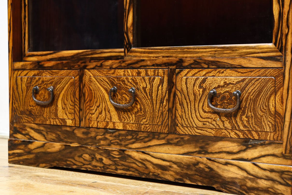 美しいけやきと黒柿杢目の風情溢れる極上茶箪笥　BB3117