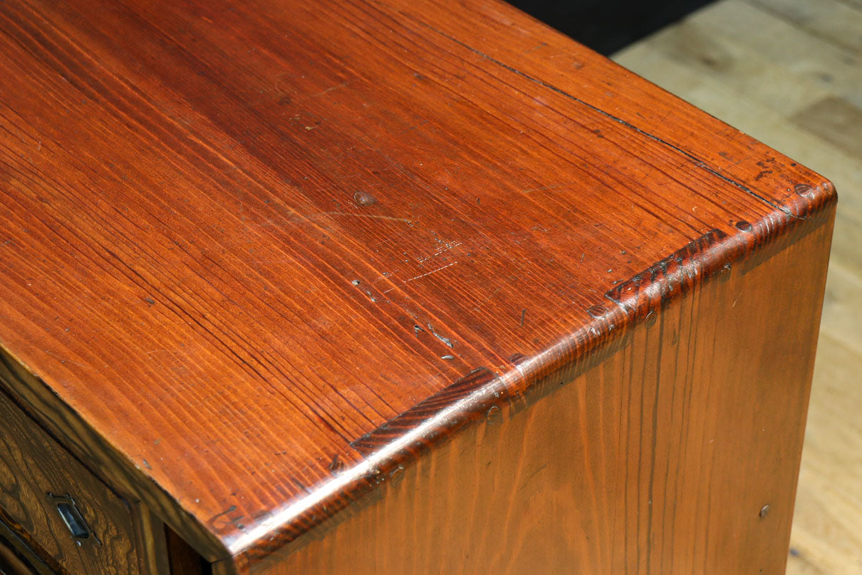 美しいけやきと黒柿杢目の風情溢れる極上茶箪笥　BB3117