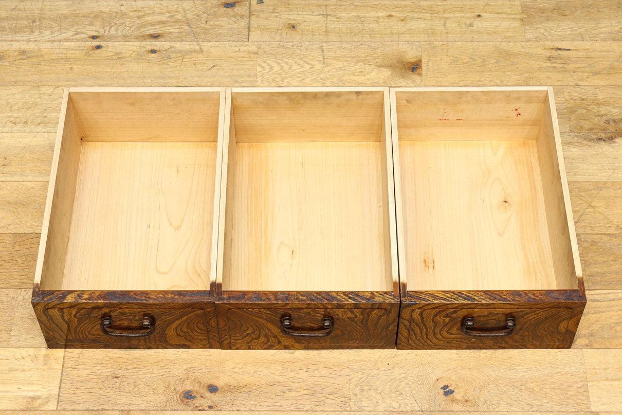 美しいけやきと黒柿杢目の風情溢れる極上茶箪笥　BB3117