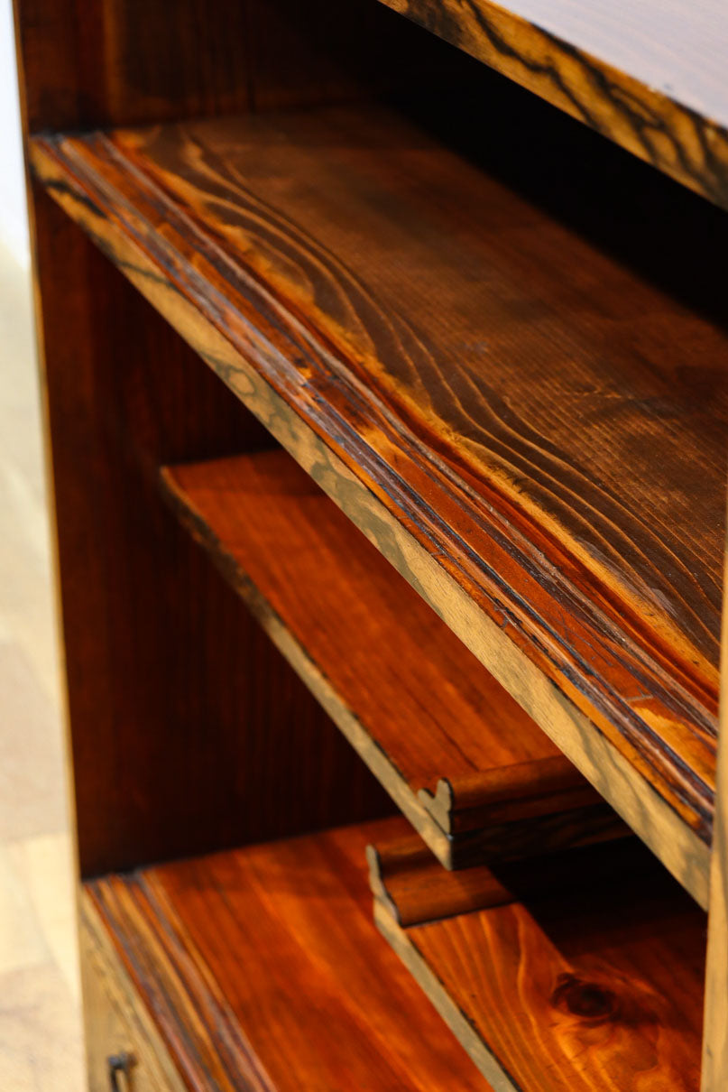 美しいけやきと黒柿杢目の風情溢れる極上茶箪笥　BB3117