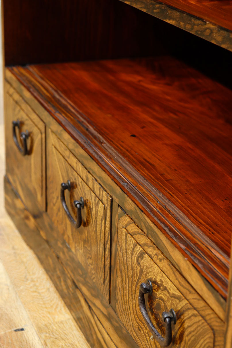 美しいけやきと黒柿杢目の風情溢れる極上茶箪笥　BB3117