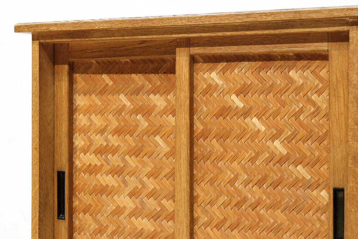 極上全面タモ材‼ 木地色の優しい風合いをした網代戸の小箪笥　BB3122