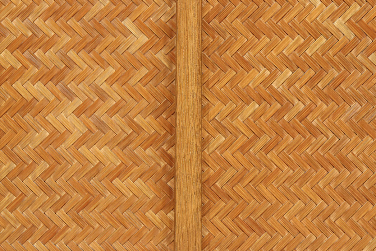 極上全面タモ材‼ 木地色の優しい風合いをした網代戸の小箪笥　BB3122