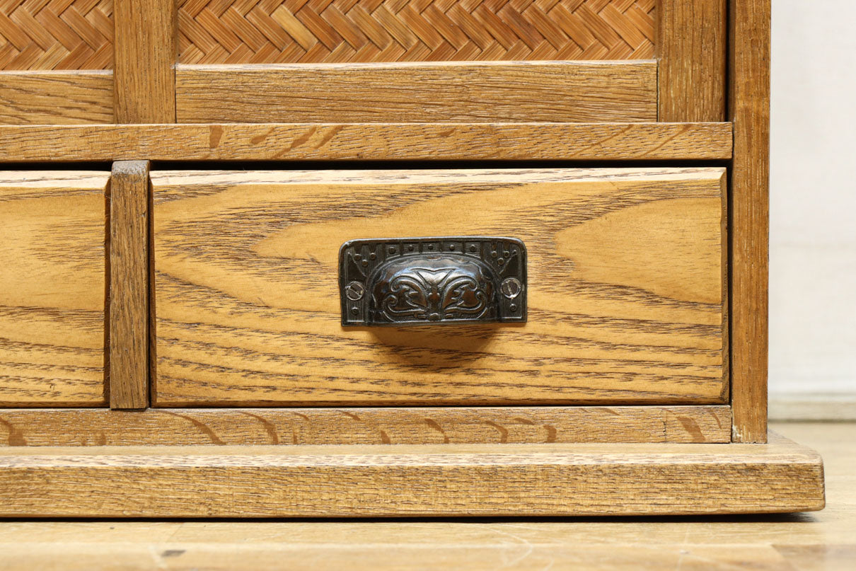 極上全面タモ材‼ 木地色の優しい風合いをした網代戸の小箪笥　BB3122