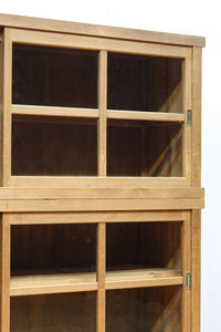 ゆらゆらガラスが引き立つ上品な佇まいをした三段重ねのレトロガラスケース　BB3123