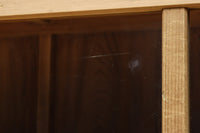 ゆらゆらガラスが引き立つ上品な佇まいをした三段重ねのレトロガラスケース　BB3123