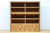 ゆらゆらガラスが引き立つ上品な佇まいをした三段重ねのレトロガラスケース　BB3123