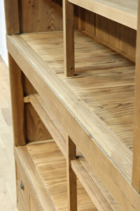 ゆらゆらガラスが引き立つ上品な佇まいをした三段重ねのレトロガラスケース　BB3123