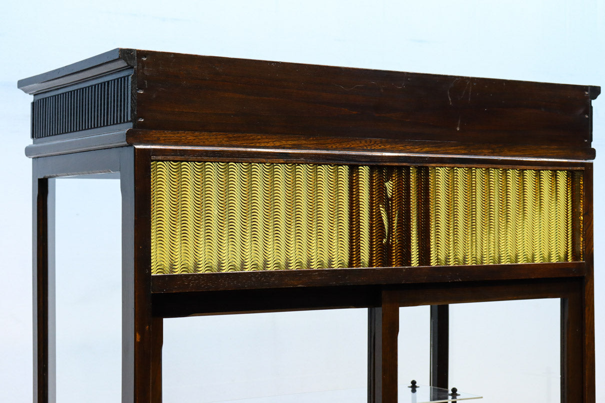 タイル細工を施したレトロ感溢れる稀少アンバー色ガラス4面ショーケース　BB3124