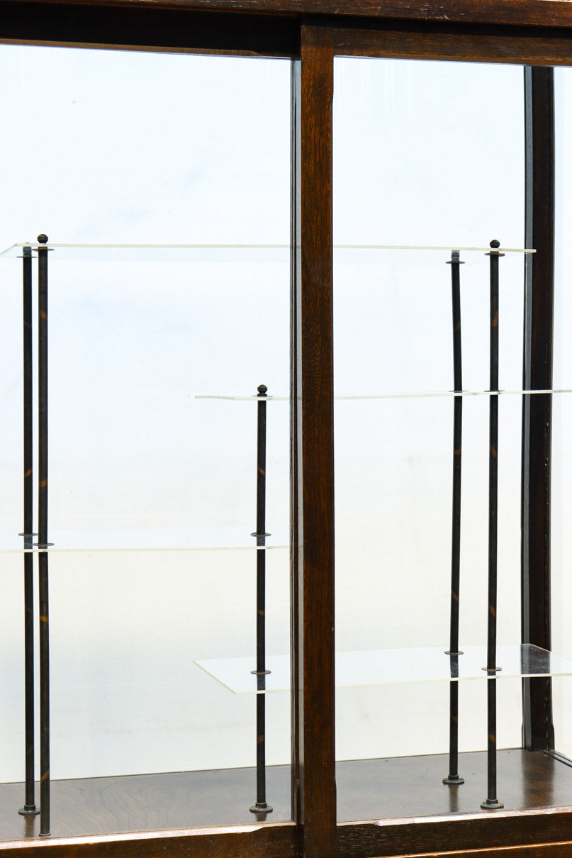 タイル細工を施したレトロ感溢れる稀少アンバー色ガラス4面ショーケース　BB3124