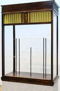 タイル細工を施したレトロ感溢れる稀少アンバー色ガラス4面ショーケース　BB3124
